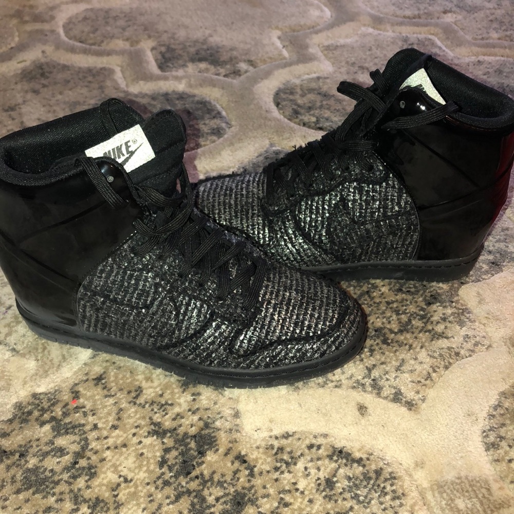 Nike wedge (size 8) new!!!